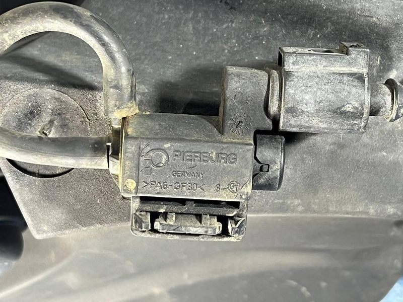 059133835E Б/у Корпус воздушного фильтра Audi A6 C5 2.5 TDI (верхняя часть) 1997&mdash;2004 2762077549 фото