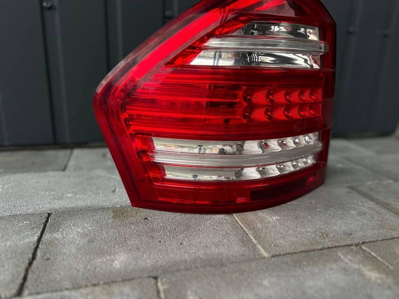A1648203364 Б/у Ліхтар задній лівий Mercedes GL 350cdi 4matis (164.823) Мерседес 2011-2012 3118736291 фото