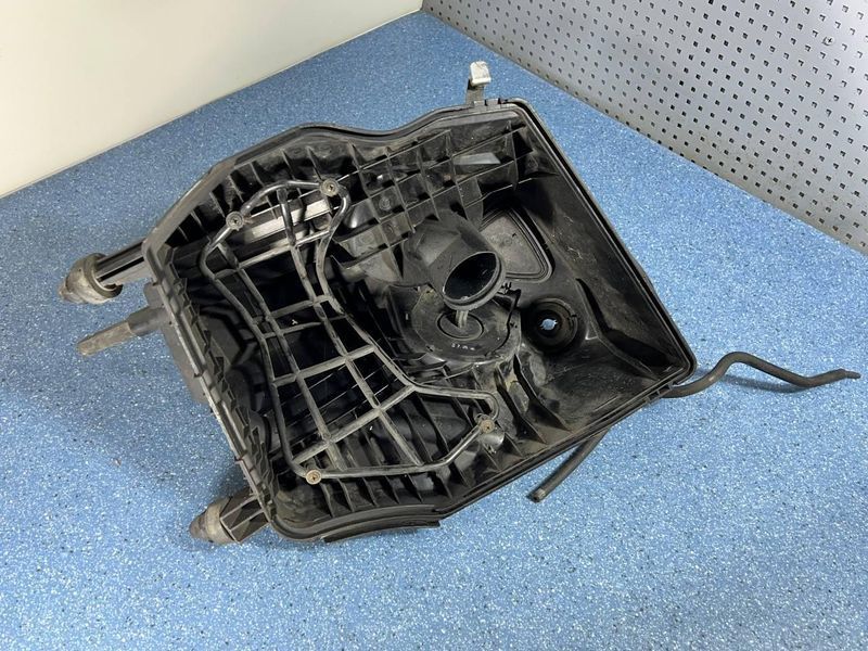 059133835E Б/у Корпус воздушного фильтра Audi A6 C5 2.5 TDI (верхняя часть) 1997&mdash;2004 2762077549 фото