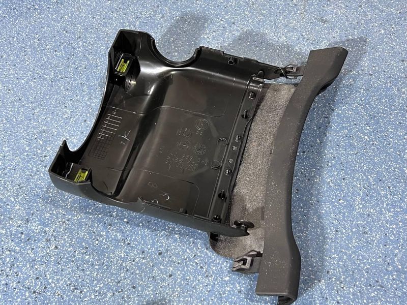1K0858560 Б/у Накладка рулевой колонки (кожух) Volkswagen Golf 5 / Вольксваген Гольф 5 2008-2013 3030124407 фото