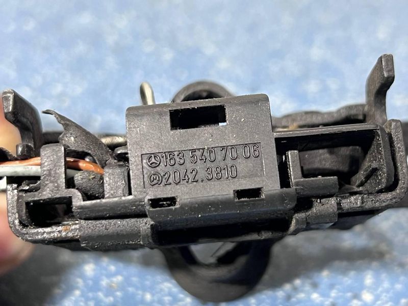 1635407006 (20423810) Б/у Замок кришки капота Mercedes-Benz ML W163 (270) 1998-2005 2967949834 фото