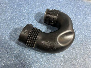 1K0129618AE Б/у Патрубок воздушный (вход воздушного фильтра) Skoda Octavia A5 2004-2013 2902224662 фото