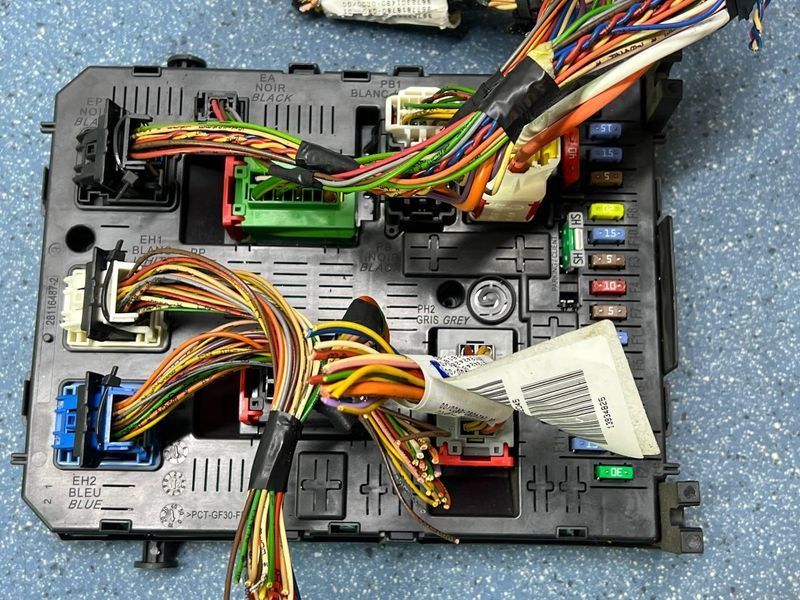 281197595 / 281164872 Б/у Блок управления BSI (Built-in Systems Interface) Peugeot 5008 / Пежо 5008 2009-2013 3245595966 фото