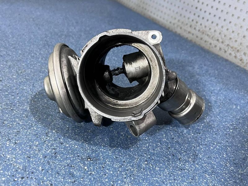 A6110900754 Б/у Клапан EGR рециркуляции газов Mercedes E-Class (w210) 700 Мерседес Е-Класс (В210) 1995-2002 3084907645 фото
