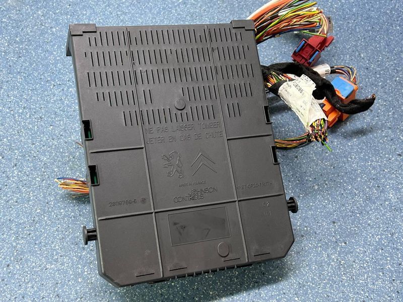 281197595 / 281164872 Б/у Блок управления BSI (Built-in Systems Interface) Peugeot 5008 / Пежо 5008 2009-2013 3245595966 фото