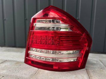 A1648203464 Б/у Фонарь задний правый Mercedes GL 350cdi 4matis (164.823) Мерседес 2011-2012 3118808231 фото
