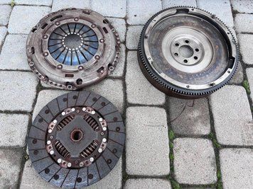 03C105273H / 03C141025H Б/у Комплект зчеплення (маховик/корзина/диск) Volkswagen Golf 5 / Вольксваген Гольф 5 2008-2013 3076356694 фото