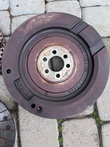 03C105273H / 03C141025H Б/у Комплект зчеплення (маховик/корзина/диск) Volkswagen Golf 5 / Вольксваген Гольф 5 2008-2013 3076356694 фото