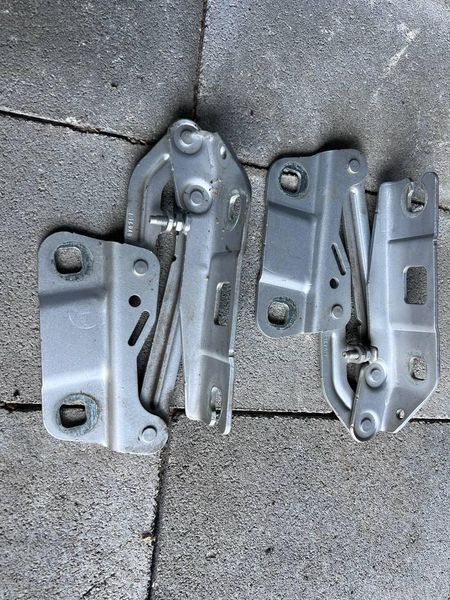 A2518800328 / A2518800428 Б/у Петлі капота L/R (комплект) Mercedes GL 164 (350 crdi 4matis) Мерседес 2011-2012 3122818501 фото