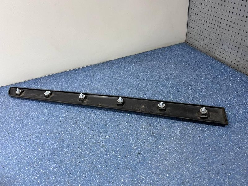 8200439115 Б/у Накладка задних левых дверей (молдинг) Renault Kangoo 2008-2016 2977206941 фото
