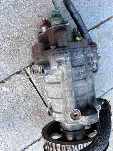 2210027010 / 09730000177 Б/у Топливный насос высокого давления (ПНВТ/ТНВД) Toyota RAV4 Тойота РАВ4 2001-2005 3142691167 фото