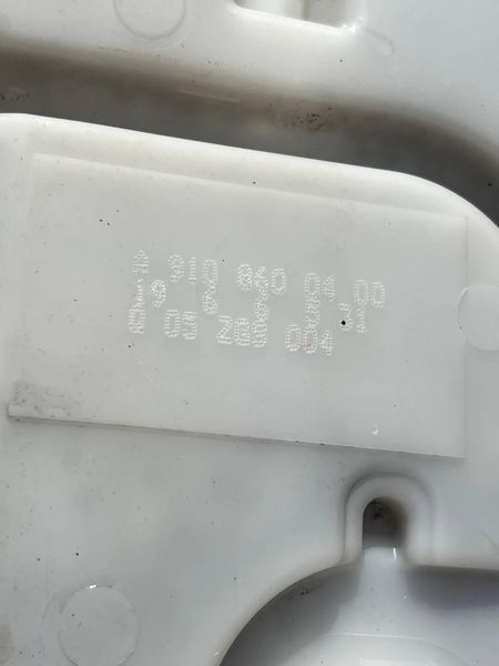 A9108600400 Б/у Бачок омивача Mercedes Sprinter W907 2018-2025 2825762435 фото