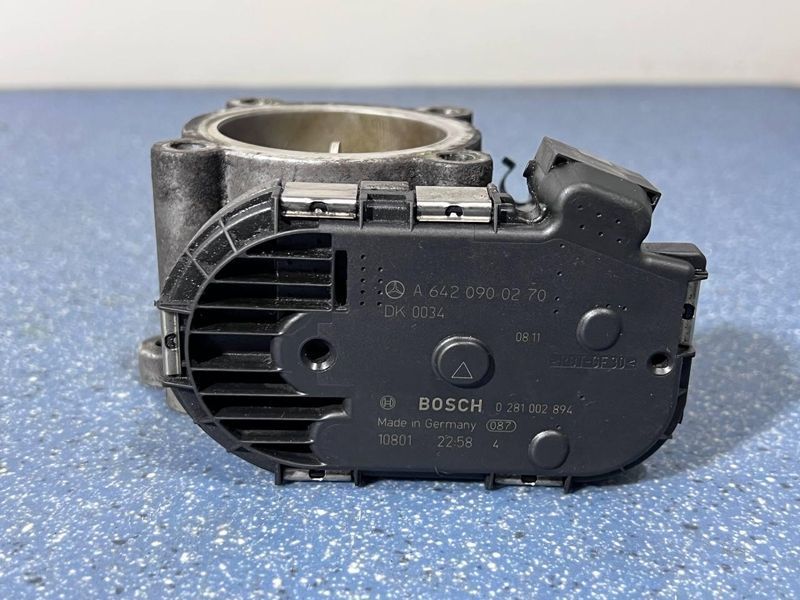 A6420900270 Б/у Дросельна заслінка у зборі (Bosch) Mercedes GL 164 (350 crdi 4matis) Мерседес 2011-2012 3128461253 фото