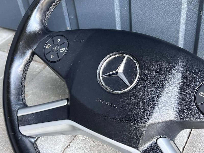 Б/у Мультифункціональне кермо (у зборі з подушкою безпеки) Mercedes GL 164 (350 crdi 4matis) Мерседес 2011-2012 3133616700 фото