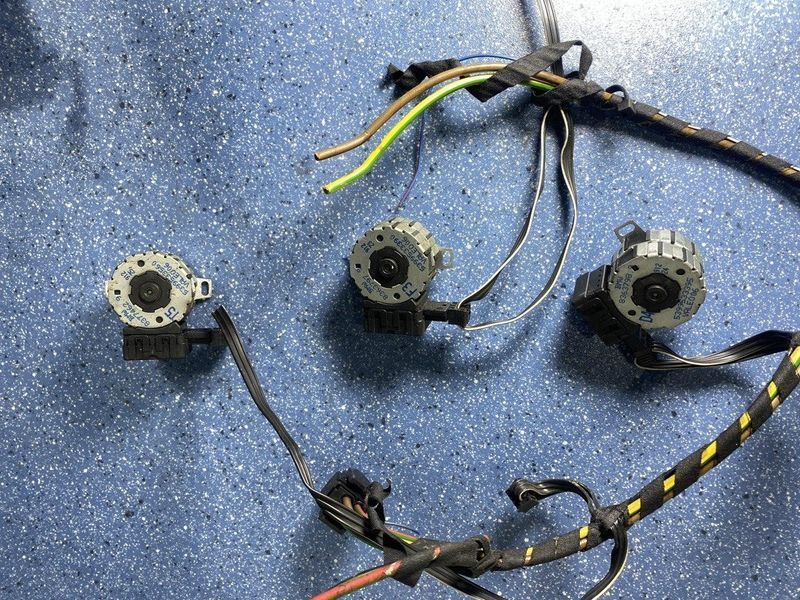 5399533390/ 5399533560 Моторчик заслонки печки BMW 5 E39 3.0 D (1996-2003) 2605589846 фото