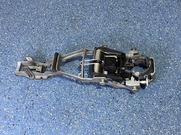 1K0837885A Б/у Механізм (каркас) зовнішньої ручки дверей Volkswagen Golf 5 / Вольксваген Гольф 5 2008-2013 3101893940 фото