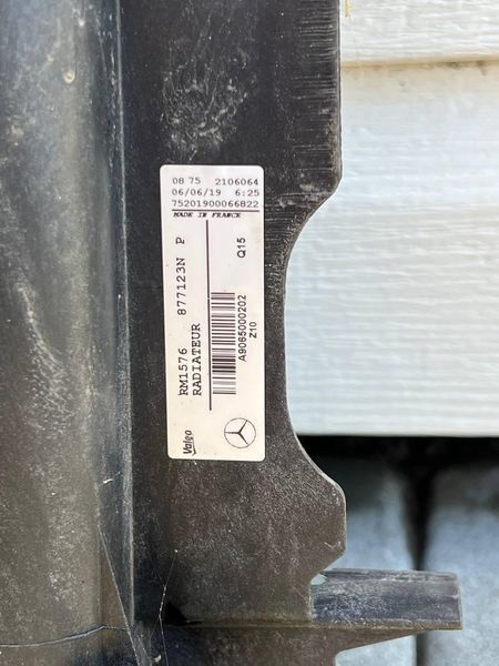 A9065000202 Б/у Радіатор охолодження двигуна Mercedes Sprinter W907 (906) 2018-2025 2825850099 фото